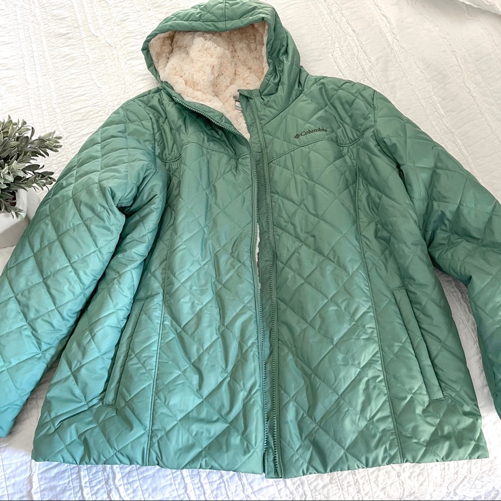Columbia Quilted Hooded Puffer Jacket in Mint Green with Sherpa Lining